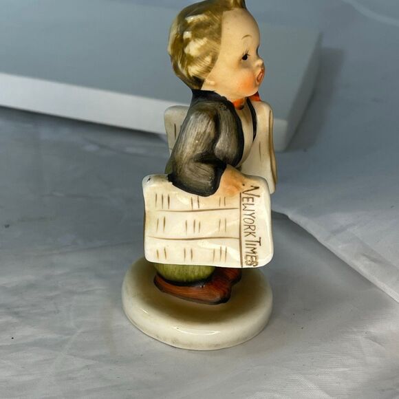 VTG Napco “Newsboy” figurine 1950’s by the National Potteries - Picture 4 of 6